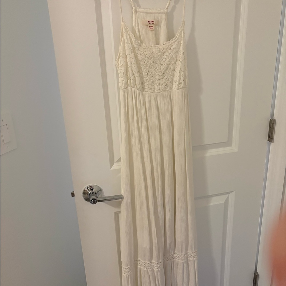 Elegant White Maxi Dress